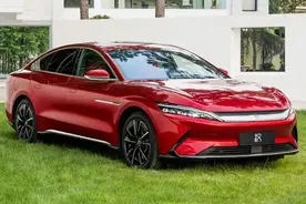 比亚迪汉EV行驶中突然断电趴窝，不是个例？图片