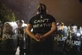 美国警察杀人后为什么能轻松脱罪？小人物惨死引爆美国世纪审判图片