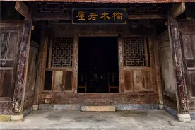 那位将价值8亿的金丝楠木屋，送给国家的贫困大爷，他如今成这样图片
