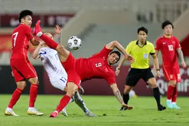 国足2-0菲律宾，艾克森低迷险成罪人！离谱挡出武磊必进球图片