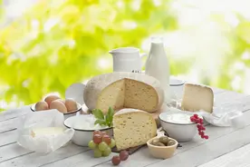 牛奶和羊奶哪个更有营养？婴儿适合喝哪种奶？图片