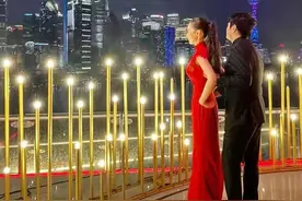 郎朗夫妇黄浦江捞金！吉娜穿旗袍暴露大肥肚，郎朗胖出了两个吉娜图片