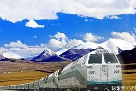 为何到了青藏铁路后火车头要换成美国的？我国火车头达不到标准？图片