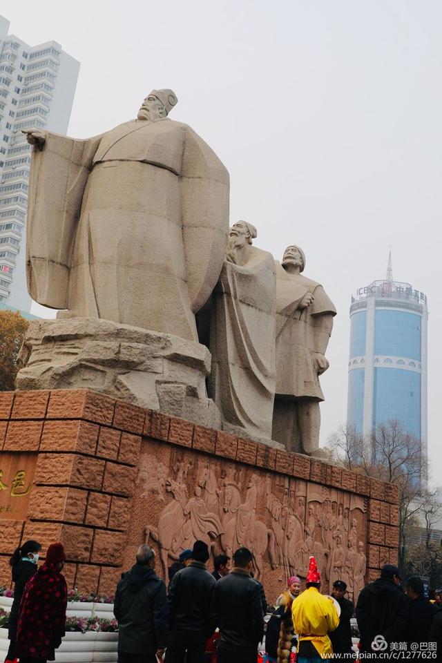 高手在民间，演出自娱自乐，洛阳周王城广场民间曲艺乐园