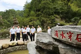驻省联社纪检监察组组长、省联社党委委员詹生根一行到寿宁联社调研指导图片