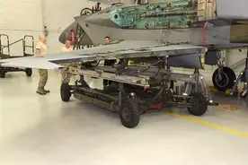 中美科技工业能力的差距：F15上的螺丝，中国40年后仍然仿制不出图片