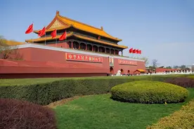 69年天安门秘密重建，挖出“镇楼之宝”，周恩来力保正脊“龙吻”图片