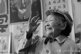 老红军王定国92岁重走长征路图片
