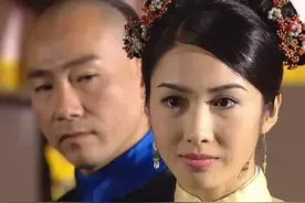 黎姿约马浚伟林保怡品尝美酒，三人均冻龄有术，罕见同框引回忆图片