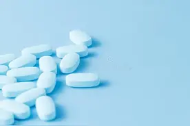 西地那非第一次吃要注意什么？医生：牢记这3点，就能放心无忧图片