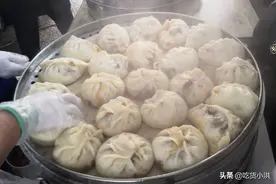 哈尔滨很任性的包子店，只周三售卖，据说一天卖出2000个包子图片