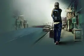人到中年才明白，“不合群”的人，必定是受过不为人知的苦图片