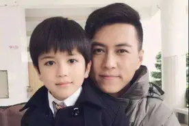 靳东泪目：我的离异父母，我放不下的至亲图片