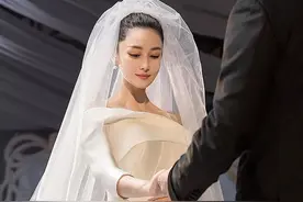 女星婚礼的高级定制婚纱，张歆艺的倾城之恋、安以轩的恍若云端图片