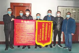 南阳市保安公司数千人值守在疫情防控最前沿：履职担当抗疫情 平安守护南阳城图片