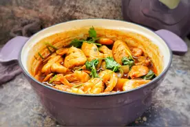 天冷了，一家三口就馋这午餐，6种食材一锅炖，营养健康吃得热乎图片
