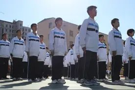 锐意进取怀壮志 刻苦训练意飞扬｜邢台市第五中学美术部军训进行时图片