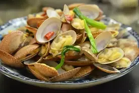 美食推荐：虾仁焖豆腐、海鲜菇芦笋、姜葱炒花甲、番茄黄豆的做法图片