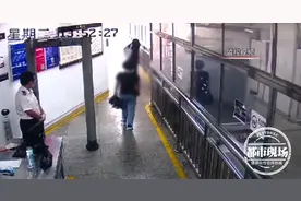 女子神情慌张，海关一查，腰部竟缠绕近5999克黄金图片