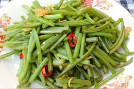 人人都吃过红薯，但红薯梗你吃过吗？试试这种做法，脆嫩又爽口图片