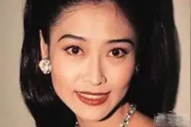 性感女星叶玉卿身价80亿，古堡避疫，美国生意遇危机，仍献爱心图片