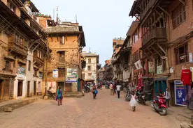 揭秘尼泊尔人私生活，为何他们喜欢睡大街？原来是这些原因图片