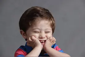 男孩玩密室逃脱被吓到昏迷住院，吓破胆不是说着玩的，父母谨慎些图片