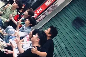 邓超回到江西南昌说起属于三十二年小时候的味道和“一毛钱奶奶”图片