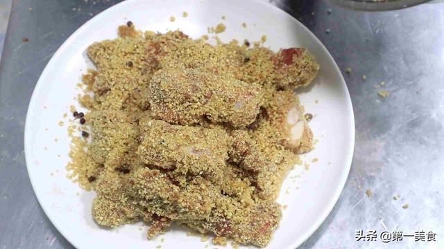 厨师长教你粉蒸排骨的做法，流程很家常，谁都能做得好
