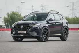 19英寸轮圈+矩阵LED头灯，荣威RX5 PLUS轴距2米7，顶配还不到14万图片