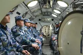 潜艇空间那么小，士兵是如何在里面生活几个月？一般人真受不了图片