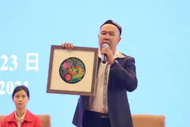 传承母亲针线 绣出最美四季图片
