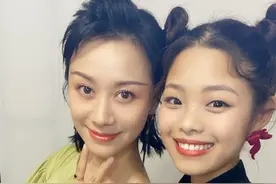 武林外传演员罕合体，倪虹洁王莎莎同框似姐妹，样子多年都没变图片