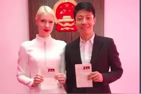 撒贝宁4段情史，和章子怡分手后，这位英国媳妇才是真爱图片
