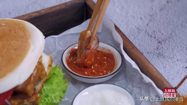 外面卖38元一斤的脆皮烤肉，教你自己在家做，学会都能开店了