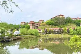 亲测！我们在湖北露天温泉实拍打卡！住情侣木屋、雨天泡汤图片