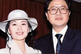 结婚13天老公意外去世，她用30年为自己复仇：人生如戏，全靠硬撑图片