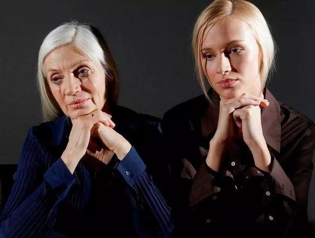 小黑裙身体乳长期涂抹能美白吗