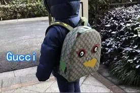 女宝入园误背“古驰”书包，遭家长排挤，自制“尼龙包”却受欢迎图片