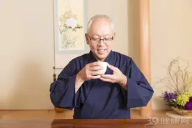 为啥只有中国人爱喝热水？刷新认知：喝热水救了中国人的命图片