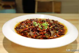 猪肉太贵吃不起，那就做道猪肝解解馋，成菜滑嫩又好吃图片