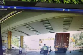 交警如此执法对吗？图片