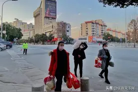 离职的我退出了工作群，删掉了所有的同事，灰溜溜地回家多不甘？图片