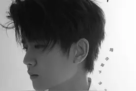 任嘉伦×白衬衫造型合辑 是“拨人心弦”的洁白少年任国超啊图片