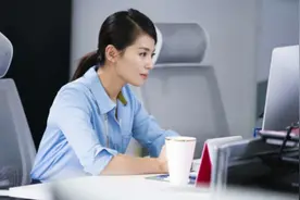 其实，和领导打交道不必低三下四图片