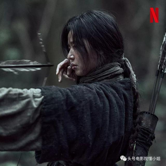 演了50分钟，全智贤才出现！丧尸剧《王国》外传开播争议大遭差评