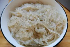 粉条别再炒着吃了，教你河南特色做法，劲道又解馋，年夜饭必备图片
