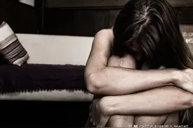孕妈被丈夫扇了一巴掌导致流产，孕妈情绪对肚里宝宝影响有多大？图片