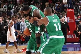 52分22篮板！内线三少崛起，你却6中1拿4分，真不能怪老詹坑了你图片