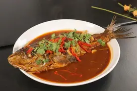 鱼的4个部位毒素最强，不要随便吃！幸亏卖鱼老板提醒，涨知识了图片